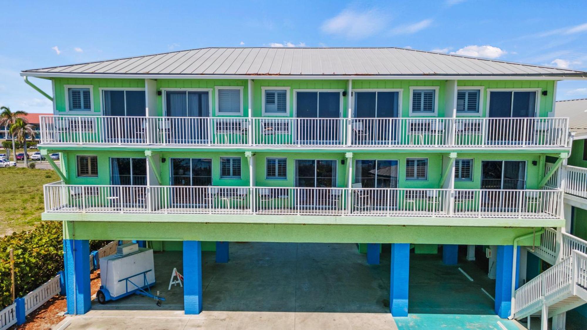 Partial Ocean View Hotel Room- King Bed #1 Fort Pierce Eksteriør billede